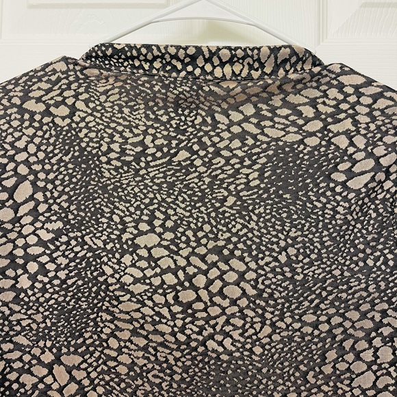 Gorgeous Cache Blouse 😍 - Picture 5 of 7